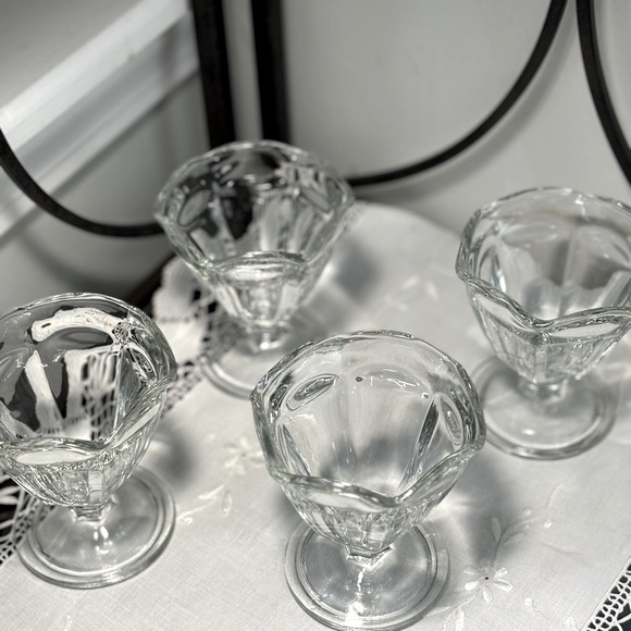 Anchor Hocking Ice Cream/Sherbet Cups. Set of 4 - Picture 2 of 9